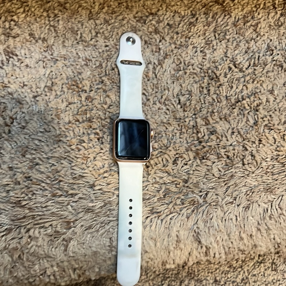 Apple Watch Series 3, 42 mm aluminum case